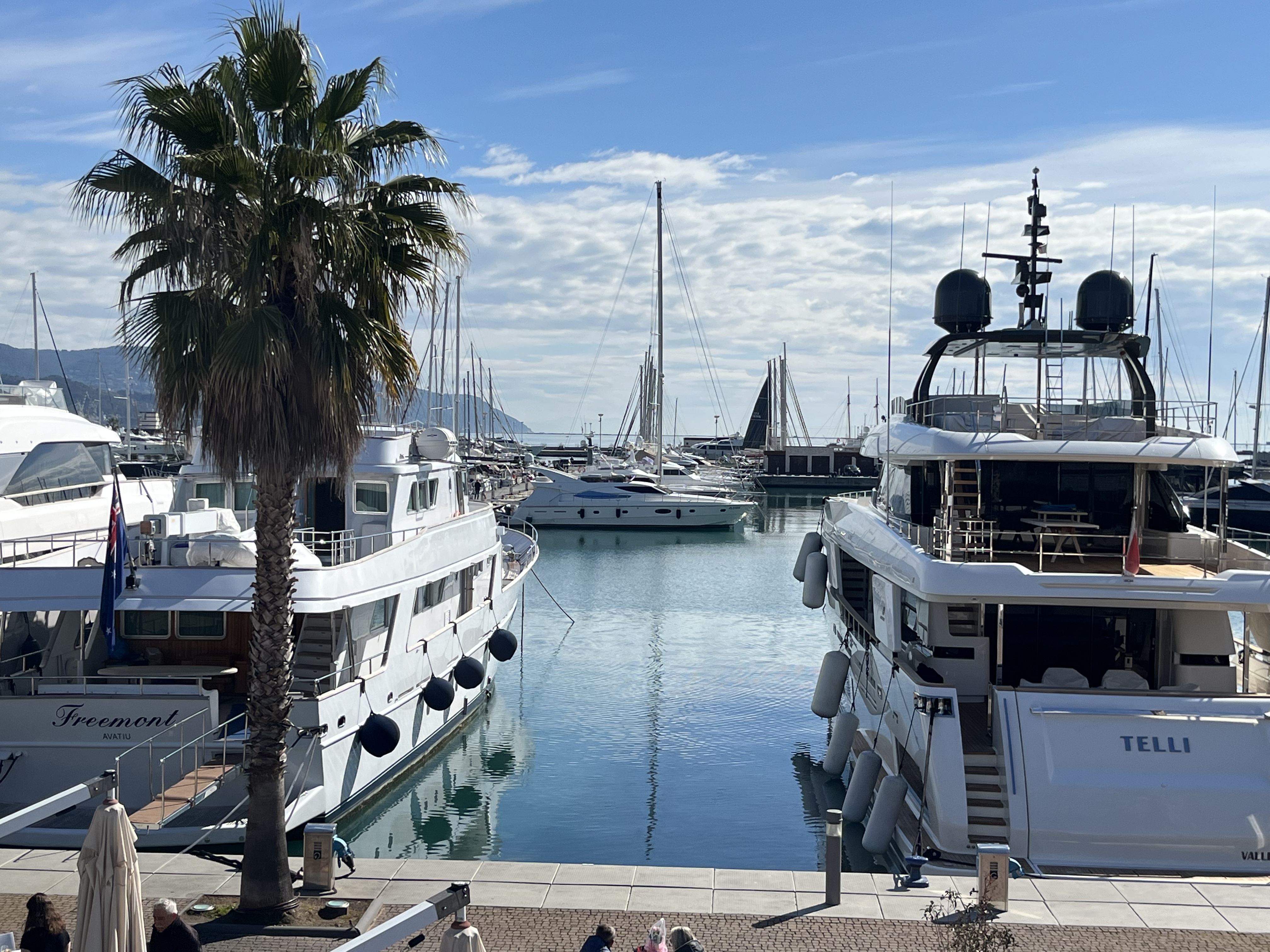 FORWARDYACHTS
